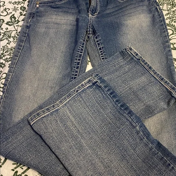 Wallflower Women's boot cut Jeans in Distressed Blue - Picture 2 of 5